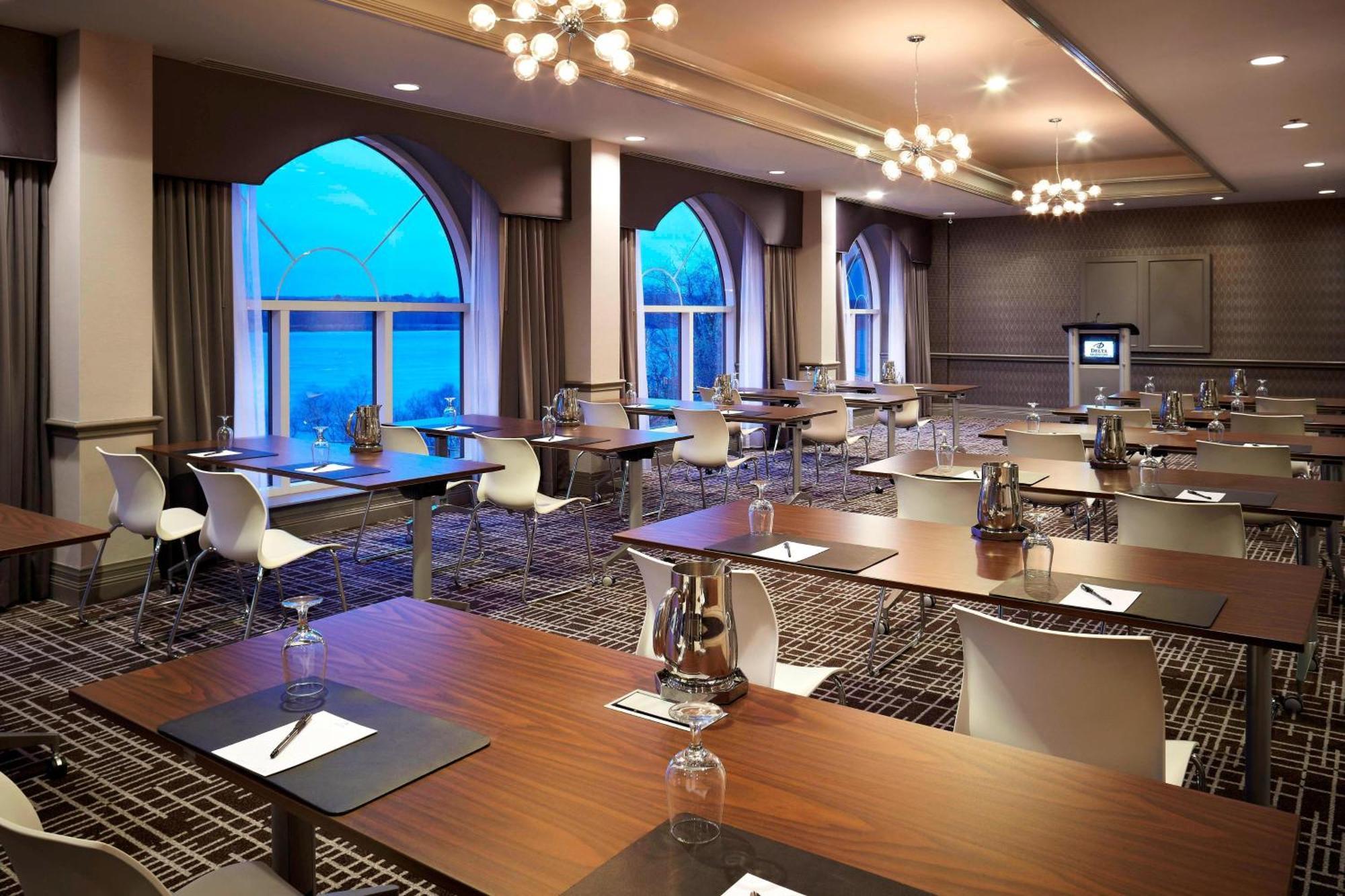 Delta Hotels By Marriott Frédéricton Extérieur photo